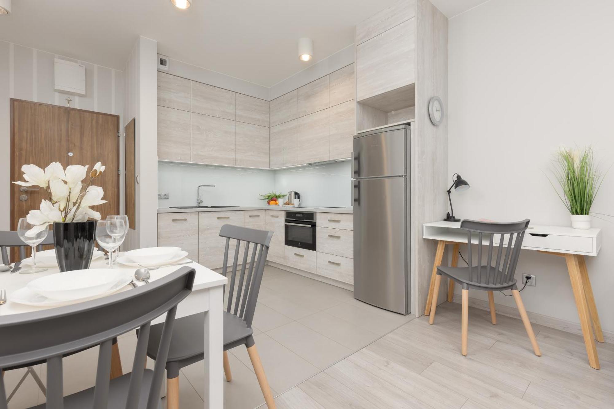 Lazurowa Street Parking & Balcony By Renters Apartment *