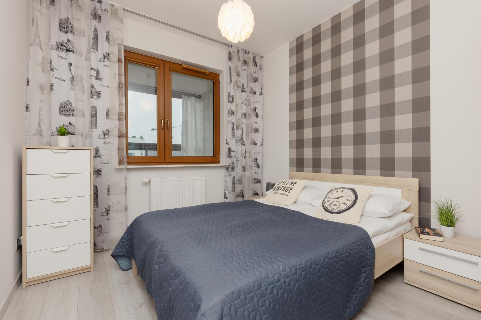 Apartment Lazurowa Street Parking & Balcony By Renters