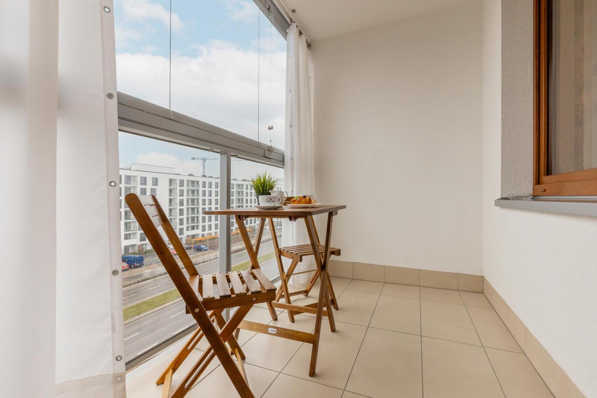 Lazurowa Street Parking & Balcony By Renters Apartment Warsaw