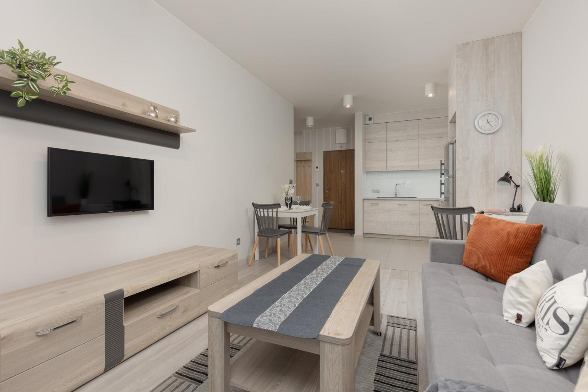 Lazurowa Street Parking & Balcony By Renters Apartment