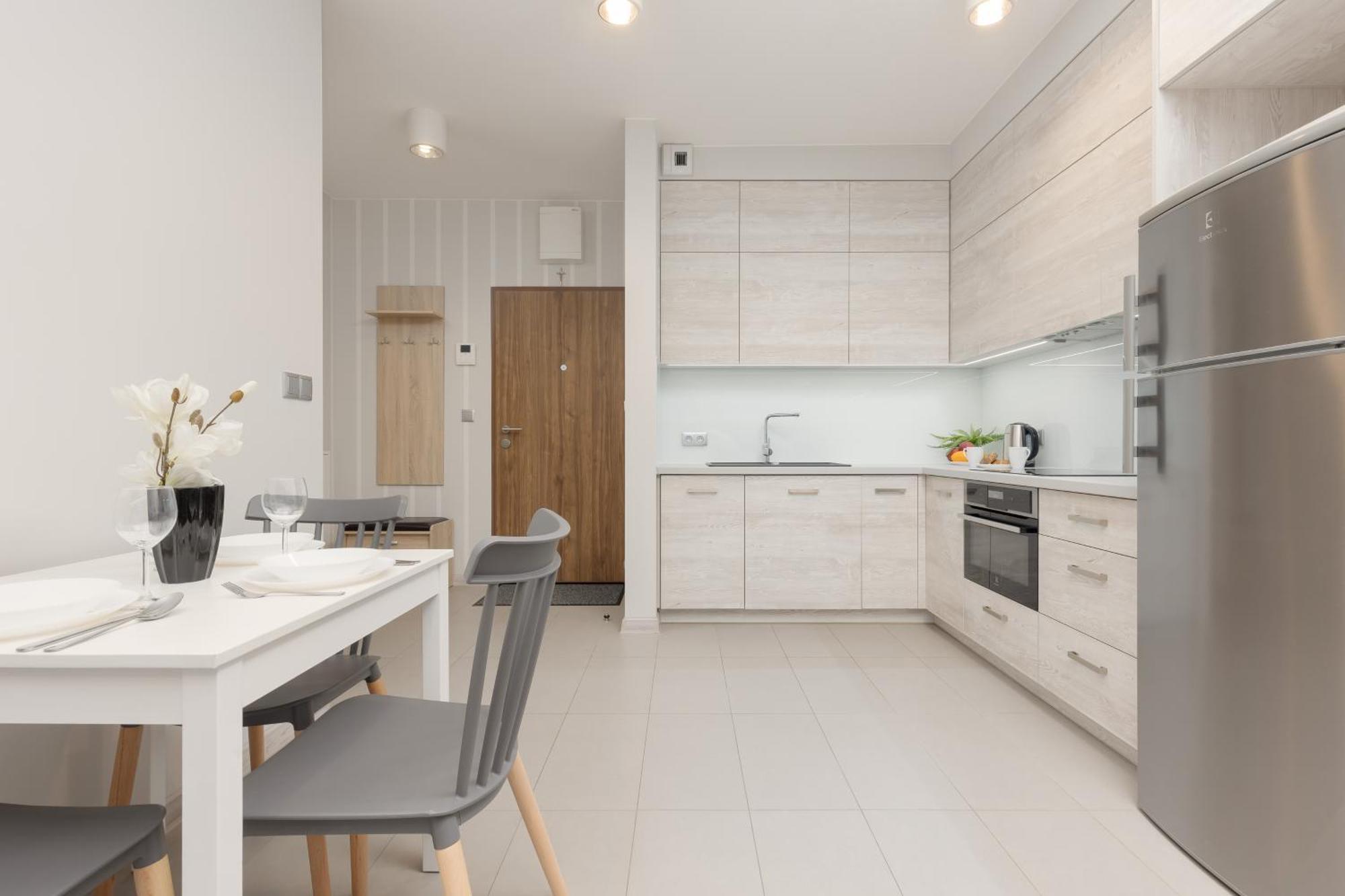 Lazurowa Street Parking & Balcony By Renters Apartment *